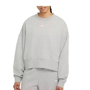 new nike crewneck!!